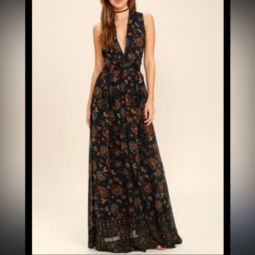 Lulus Navy Floral Sleeveless Maxi Dress. Size Large.